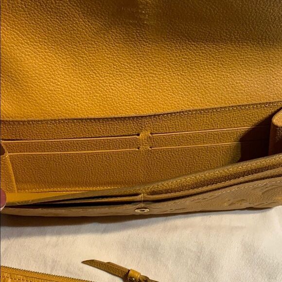 Louis Vuitton Saffron Monogram wallet - Picture 7 of 8